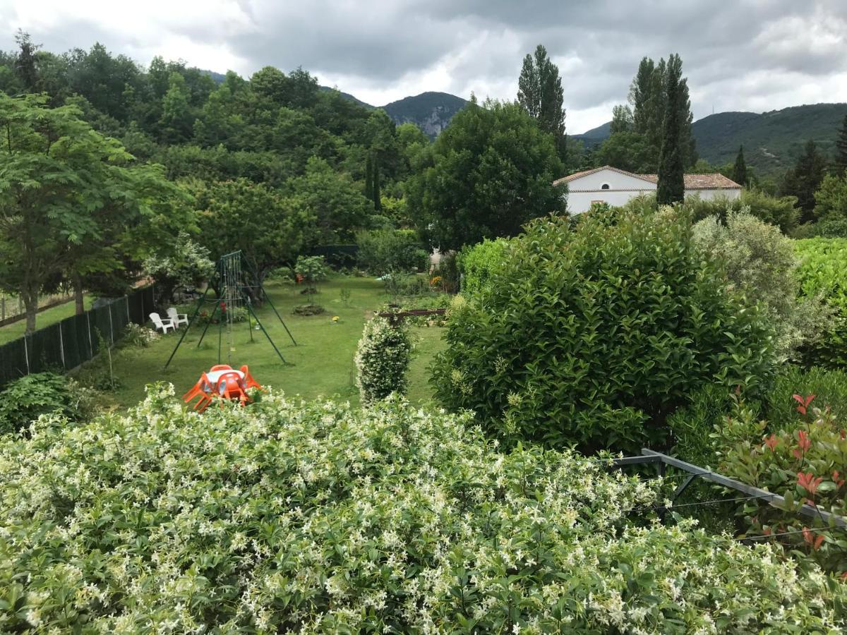 Chambre Et Salle De Bain Prive S'Ouvrant Sur Terrasse, Jardin Et Cuisine D'Ete Quillan Esterno foto