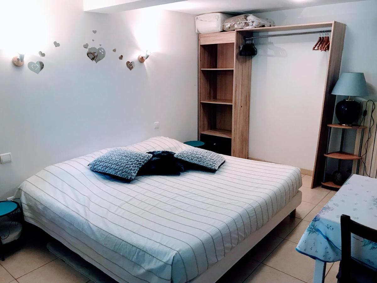Chambre Et Salle De Bain Prive S'Ouvrant Sur Terrasse, Jardin Et Cuisine D'Ete Quillan Esterno foto